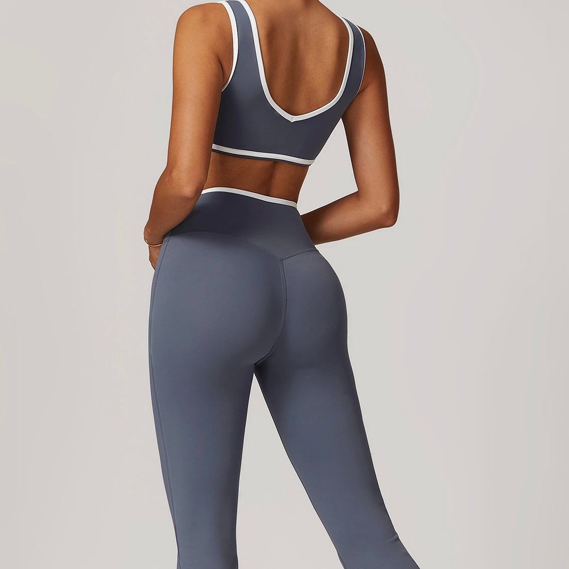 Seamless Cropped V-Neck Sports Bra